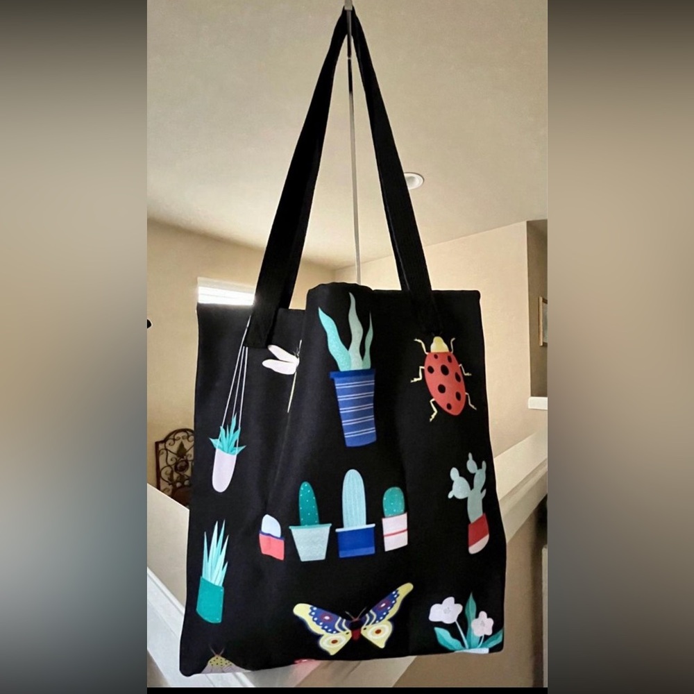 - VIDA Tote Bag(Designed by Me :-)
